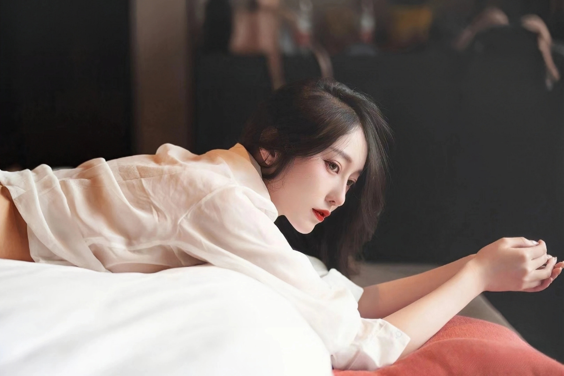 走进江西修水养蚕“超级工厂”